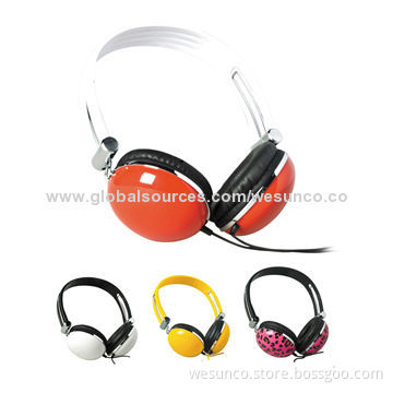 Hot-selling Colorful Wired Stereo Headphone with Strong Headband, Foldable, Many Colors/DesignNew